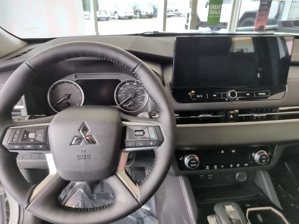 New 2026 Mitsubishi Outlander AWD image 30