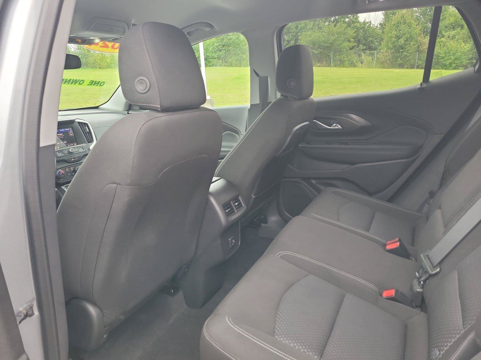 Used 2024 GMC Terrain SLE w/ Driver Convenience Package FWD image 15