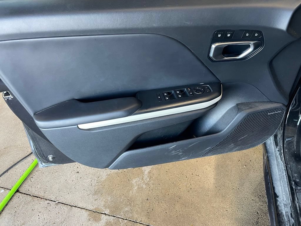 Used 2025 Kia K4 GT-Line w/ GT-Line Premium Package FWD image 9