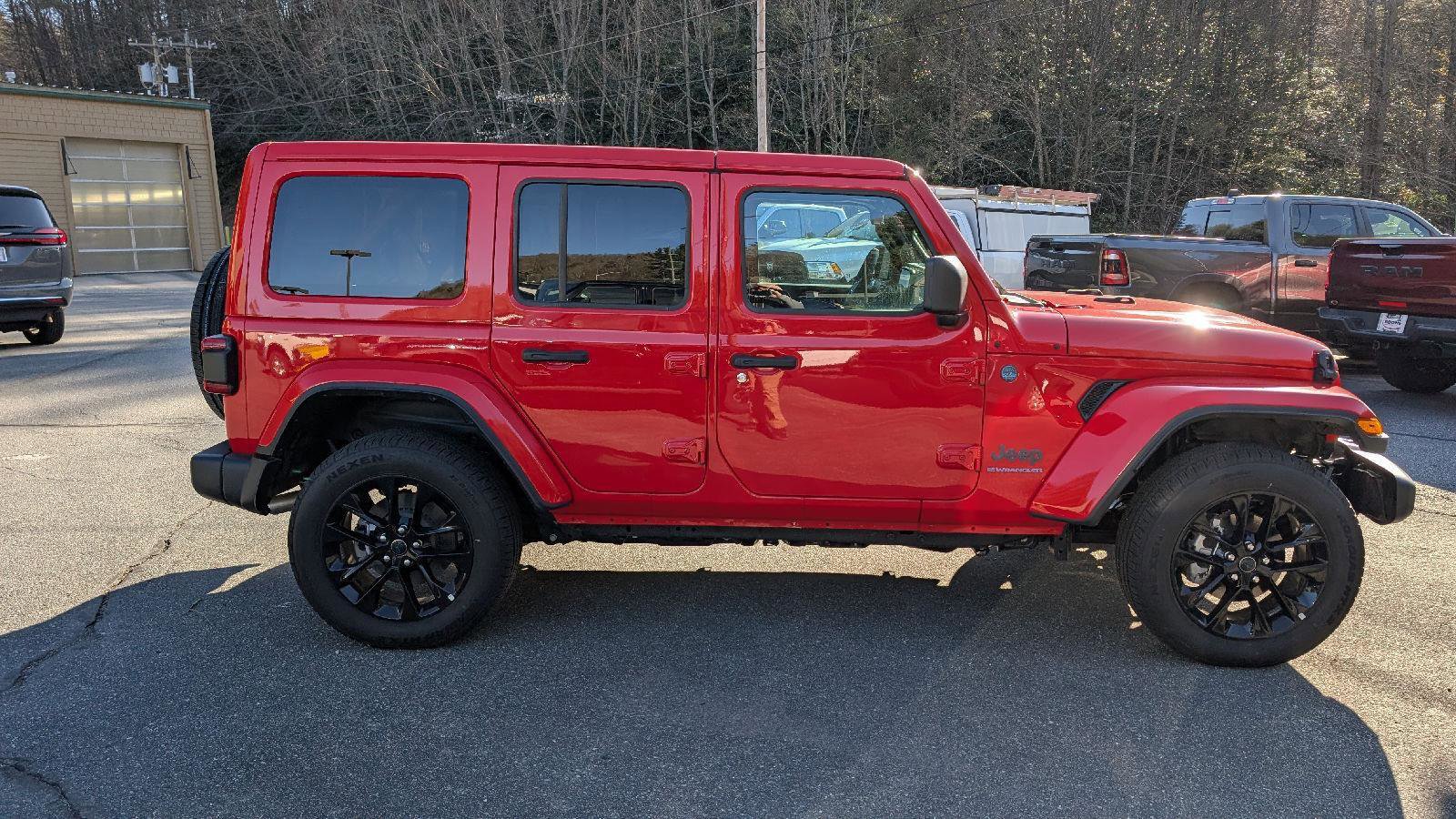 Certified 2025 Jeep Wrangler Sahara w/ Safety Group image 4