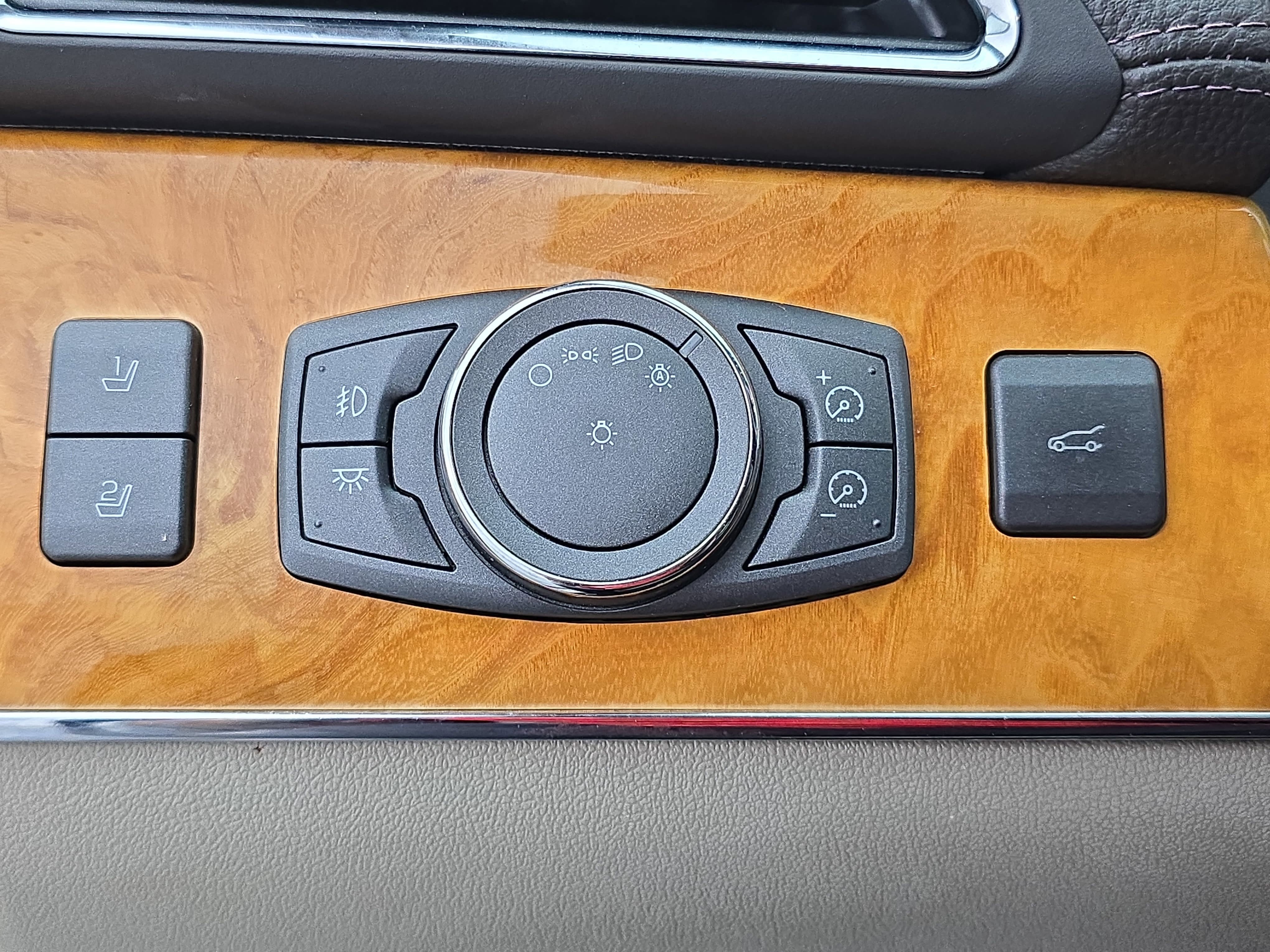 Used 2012 Lincoln MKX FWD image 26