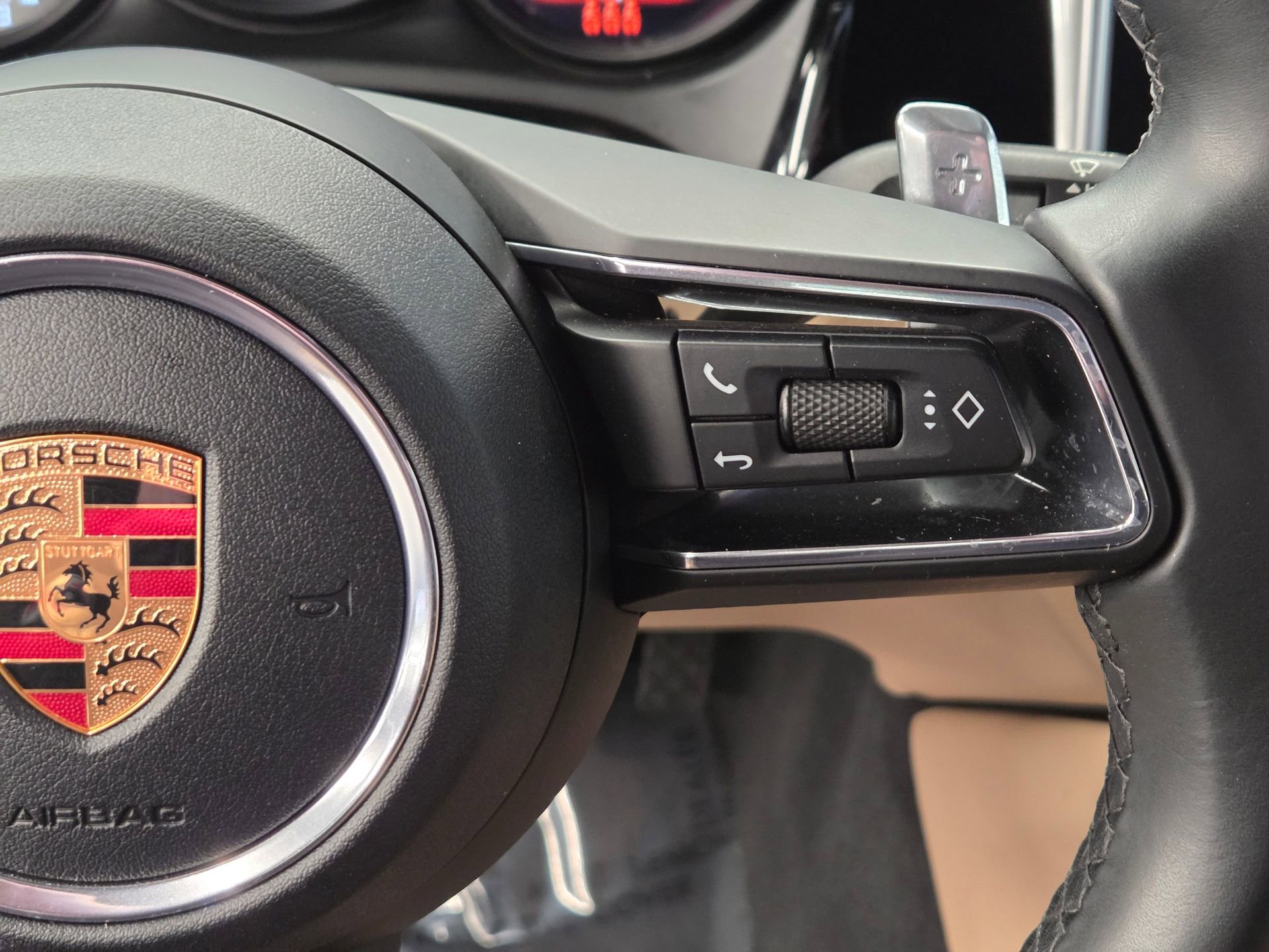 Certified 2022 Porsche Macan S w/ Premium Package Plus AWD/4WD image 20