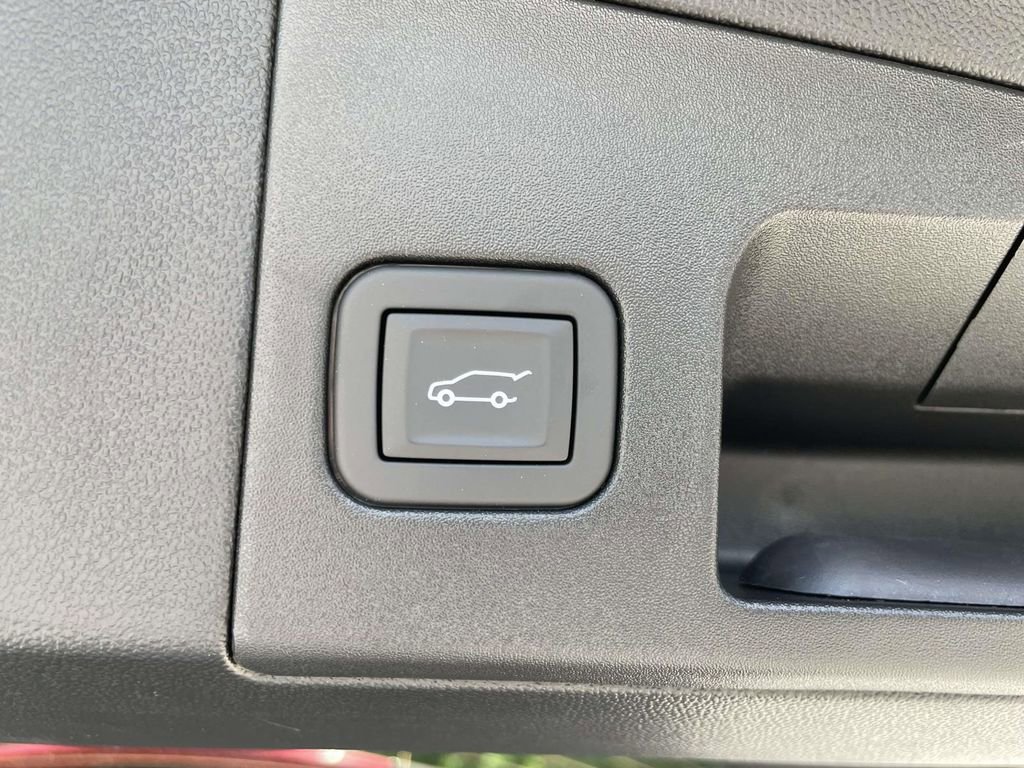New 2026 Cadillac XT5 Premium Luxury w/ Driver Assist Package FWD image 11