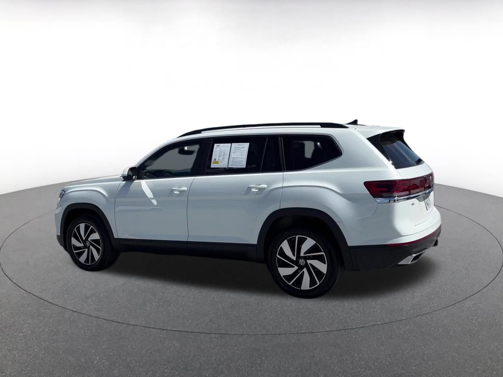 Used 2026 Volkswagen Atlas SE FWD image 10