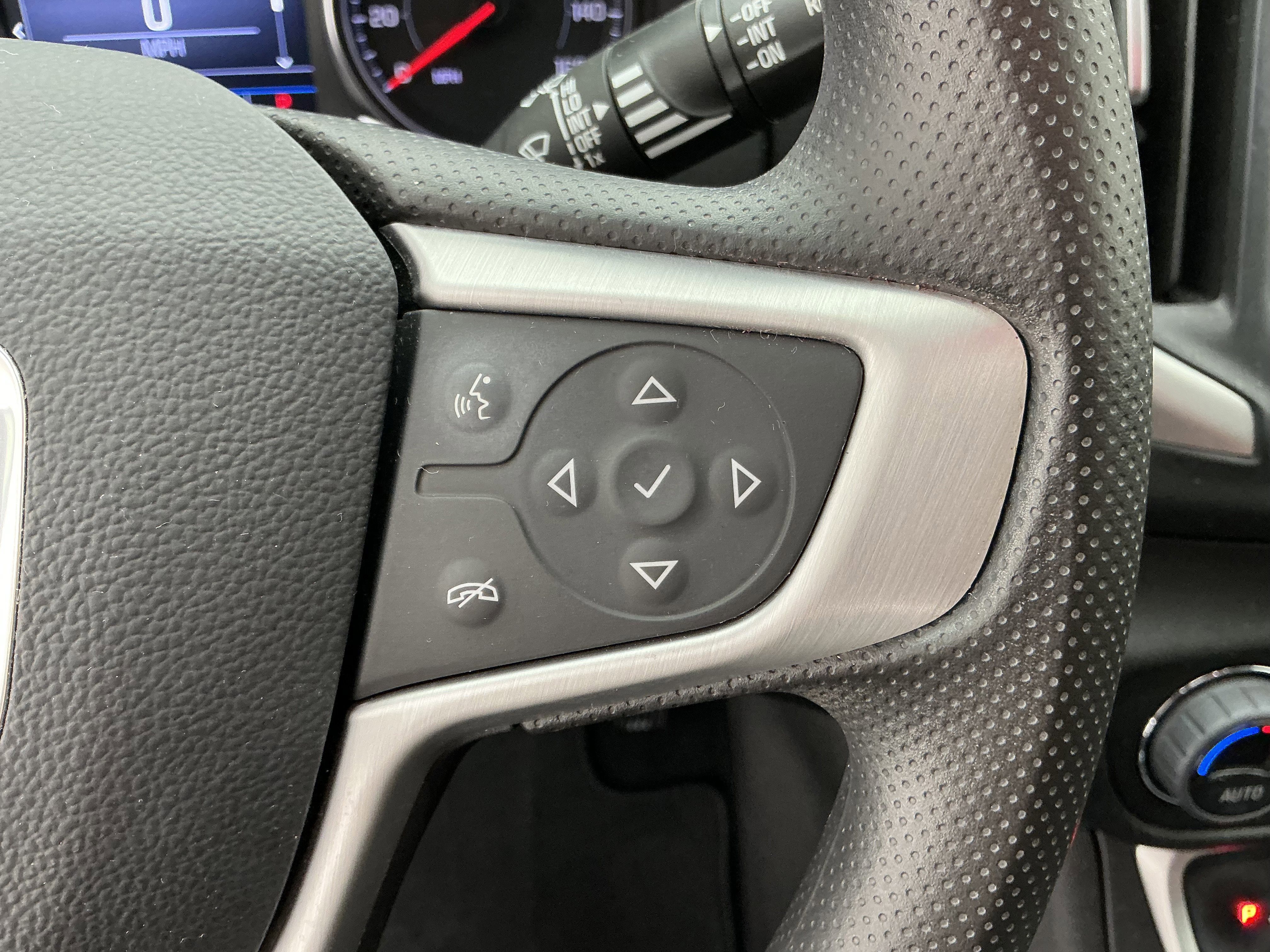 Used 2022 GMC Terrain SLE w/ Driver Convenience Package image 10