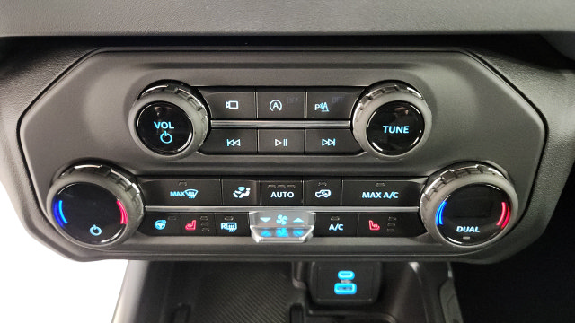 Used 2025 Ford Bronco Outer Banks AWD/4WD image 18