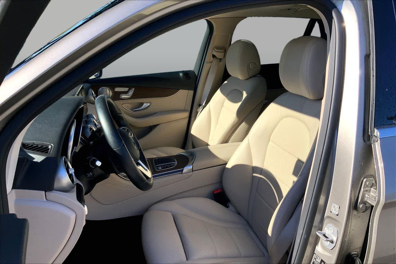 Used 2021 Mercedes-Benz GLC 300 4MATIC image 9
