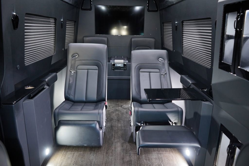 Used 2022 Mercedes-Benz Sprinter 2500 image 9