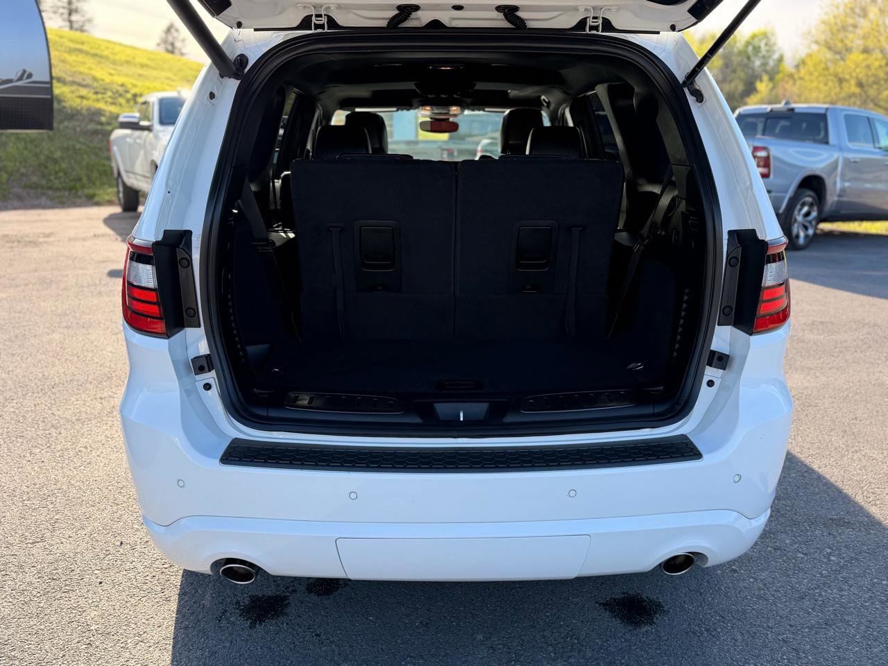 Used 2021 Dodge Durango R/T w/ Blacktop Package AWD/4WD image 17