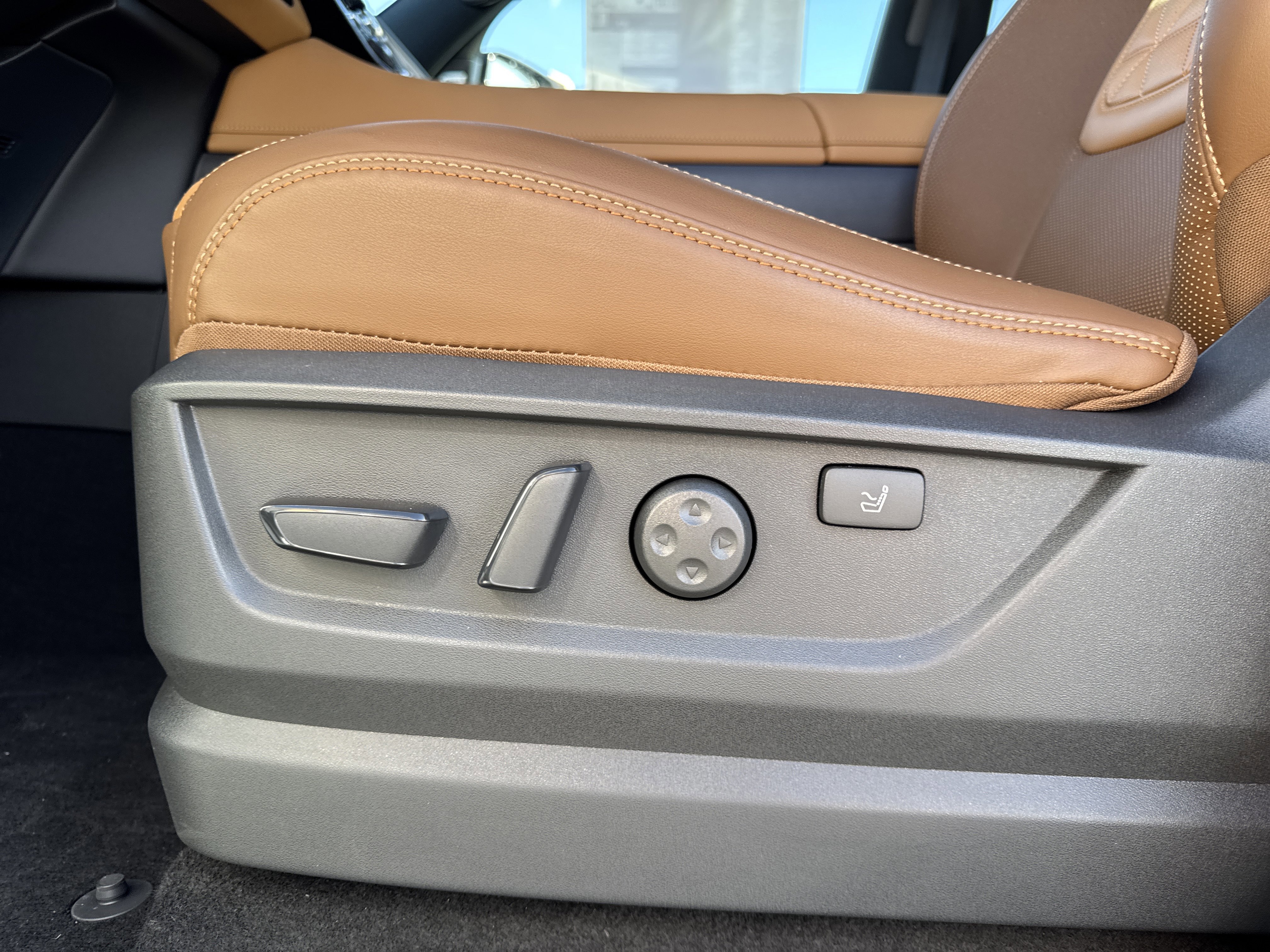 New 2026 Nissan Armada Platinum Reserve image 12