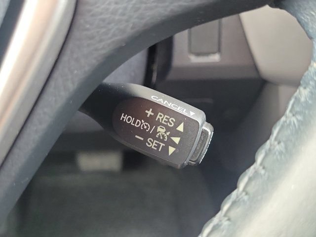 Used 2018 Toyota RAV4 XLE FWD image 24