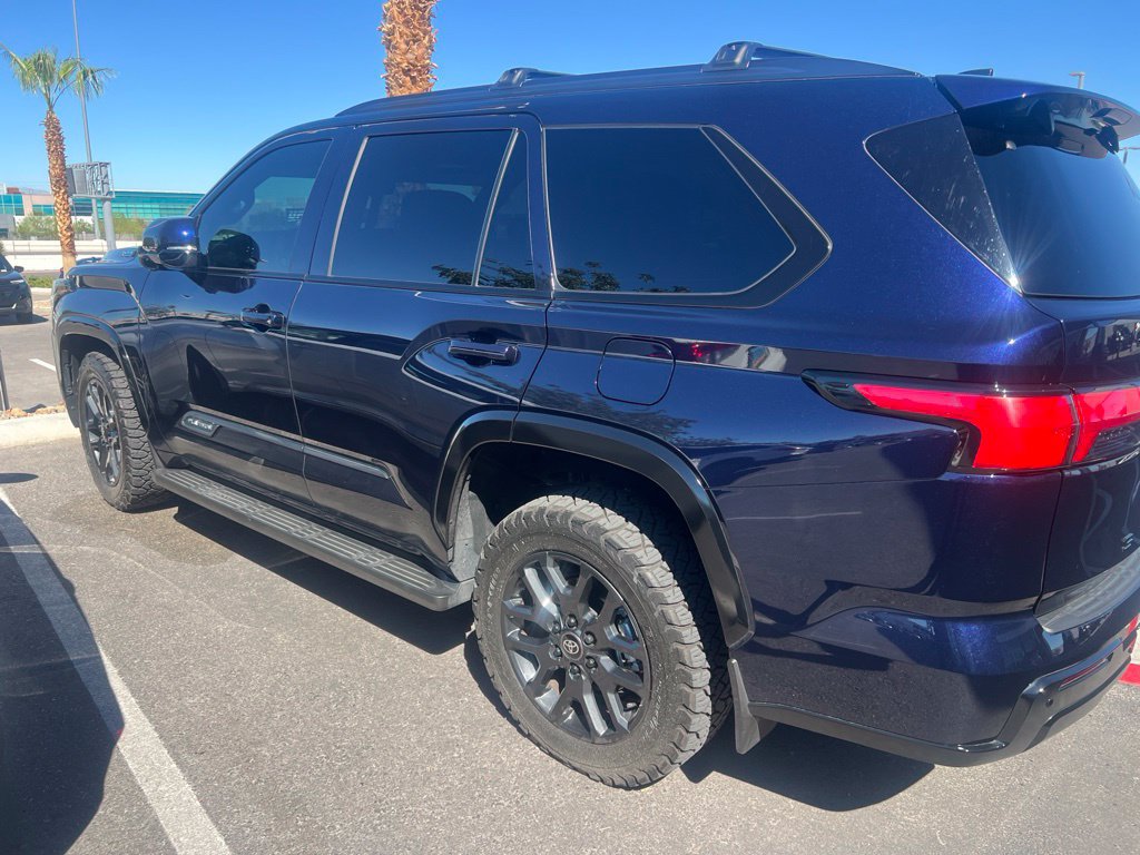 Used 2025 Toyota Sequoia Platinum AWD/4WD image 33