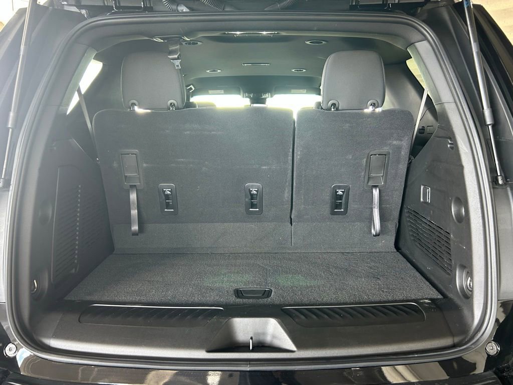 Used 2025 Chevrolet Tahoe LS image 38