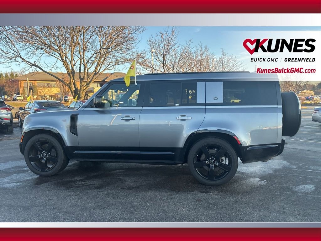 Used 2024 Land Rover Defender 130 X-Dynamic SE image 9