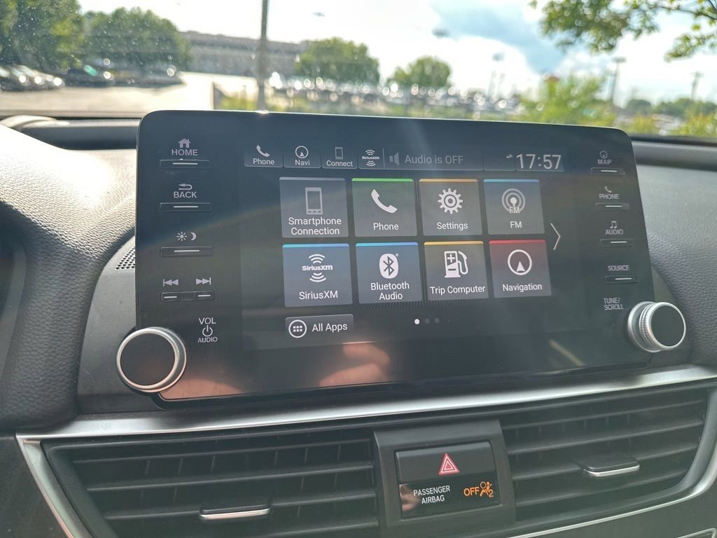 Used 2019 Honda Accord Touring image 12