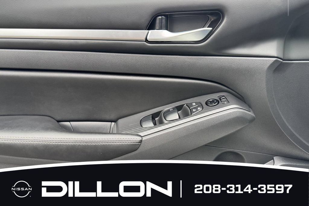 Used 2022 Nissan Altima 2.5 SV AWD/4WD image 11