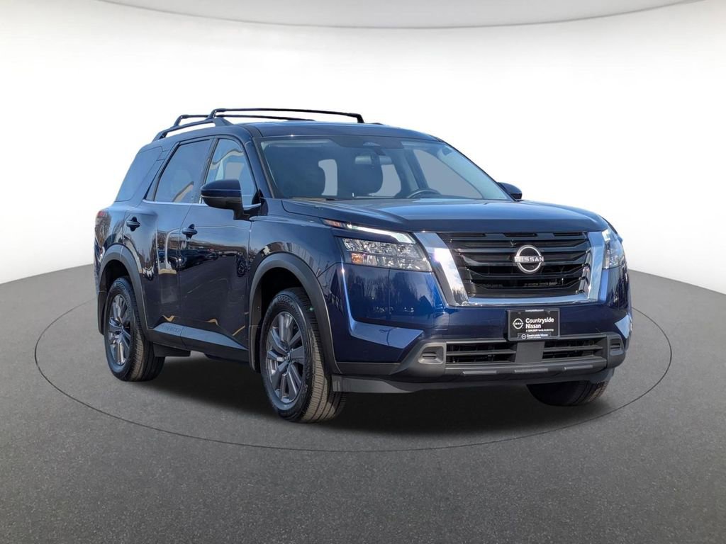 Used 2025 Nissan Pathfinder SV w/ SV Premium Package image 3