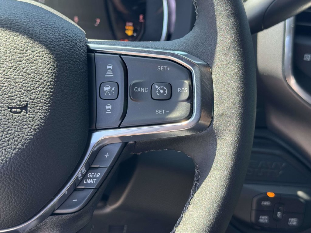 New 2026 RAM 2500 Laramie AWD/4WD image 22