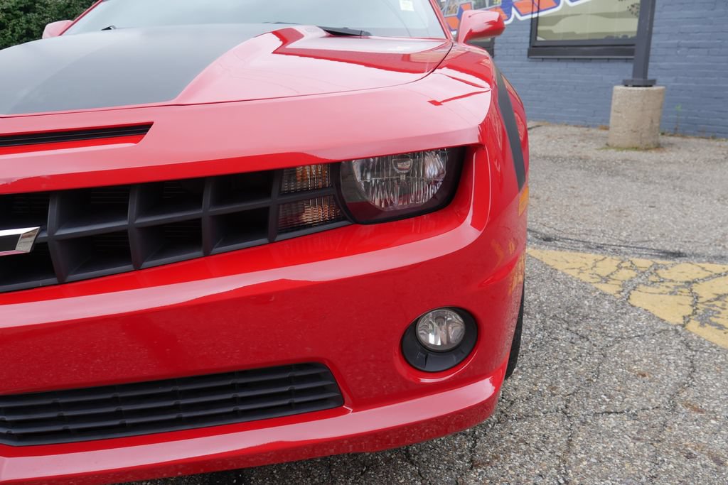 Used 2011 Chevrolet Camaro SS RWD image 3