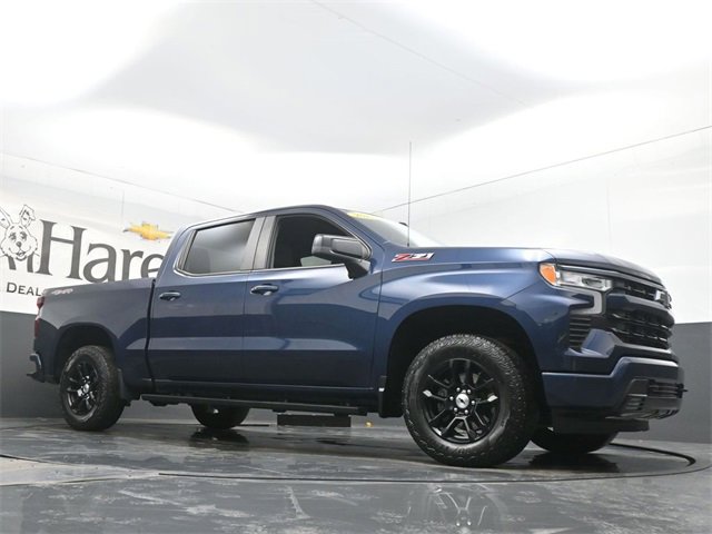 Used 2022 Chevrolet Silverado 1500 RST image 2