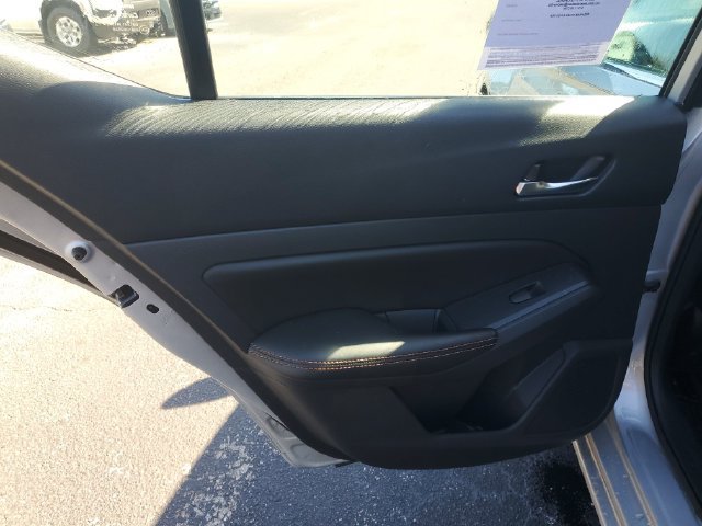 Used 2021 Nissan Altima 2.5 SR FWD image 7