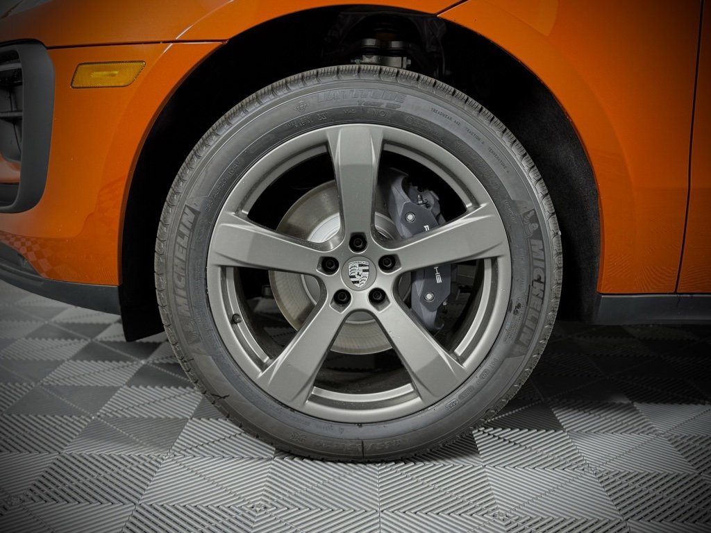 New 2025 Porsche Macan image 14