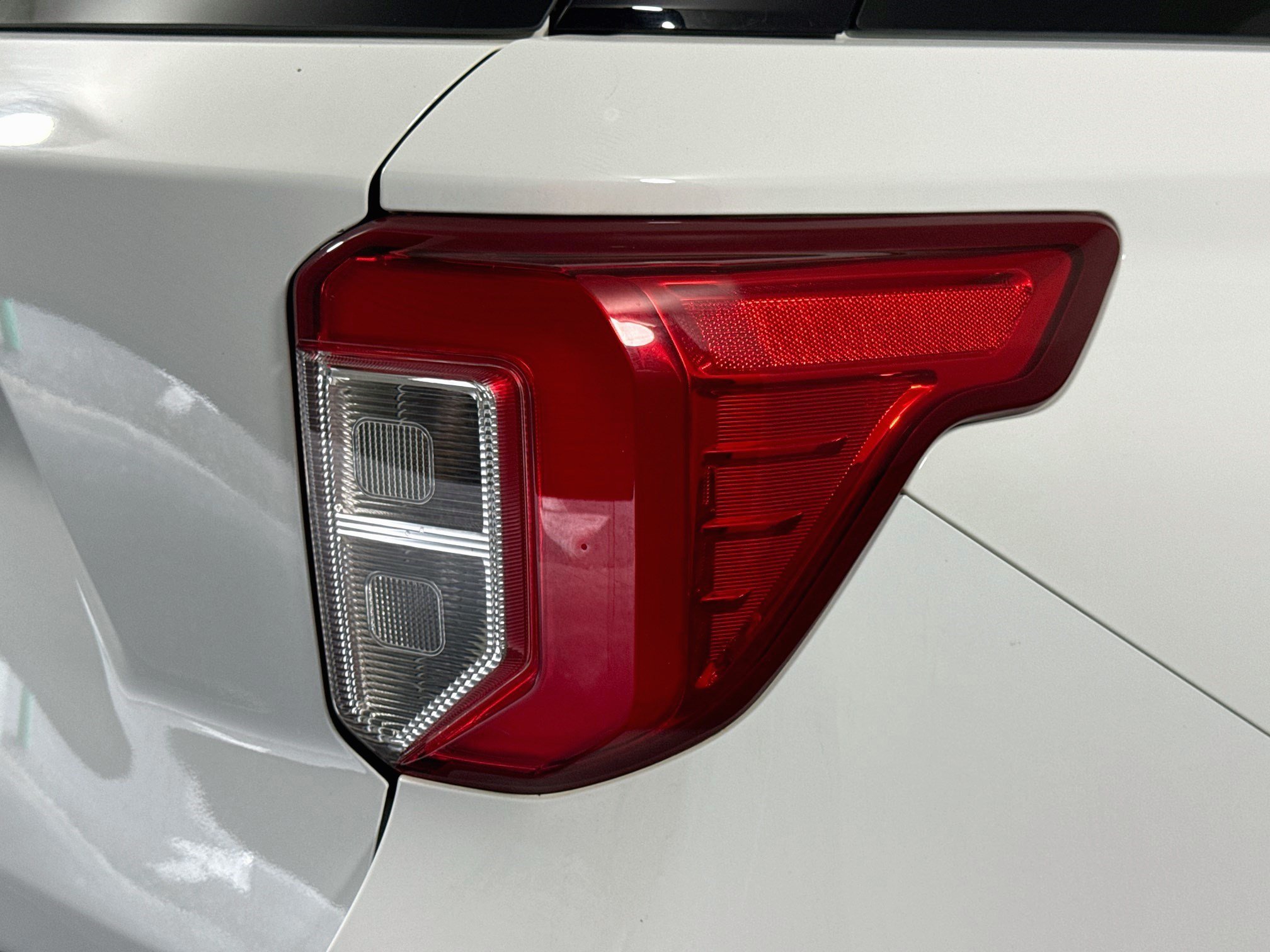 Used 2023 Ford Explorer XLT w/ Equipment Group 202A RWD image 34