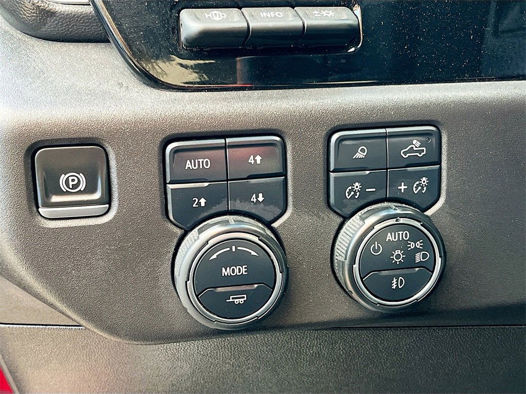 Used 2025 Chevrolet Silverado 1500 LTZ image 10