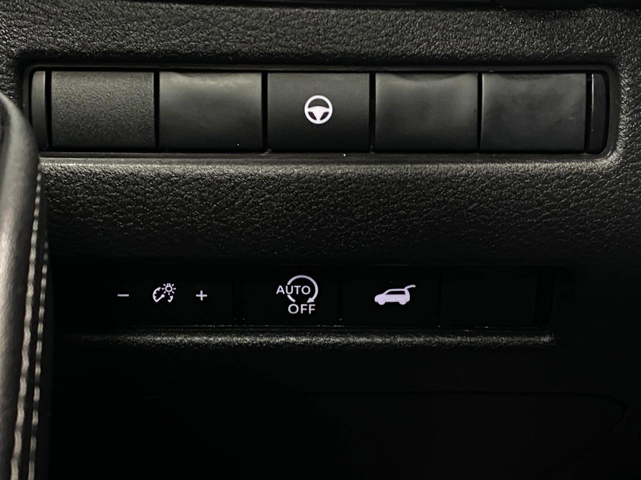 Used 2025 Nissan Rogue SV image 14