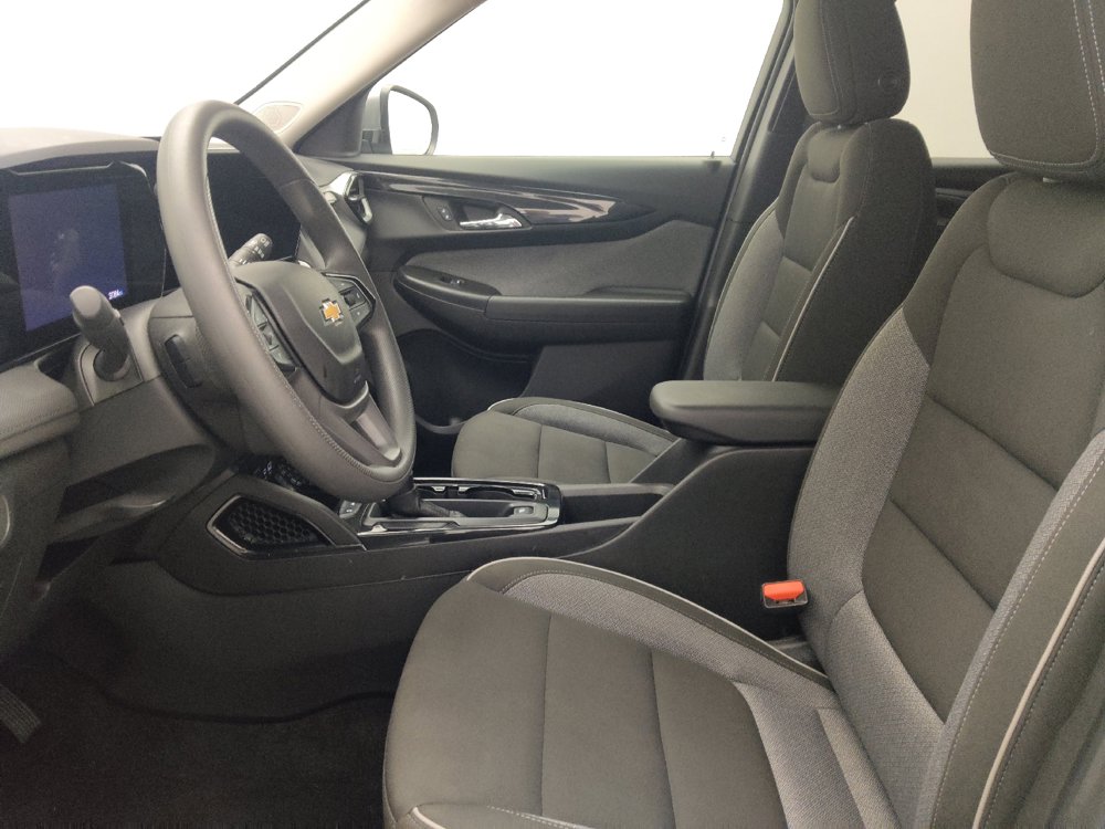Used 2025 Chevrolet TrailBlazer LT AWD/4WD image 17