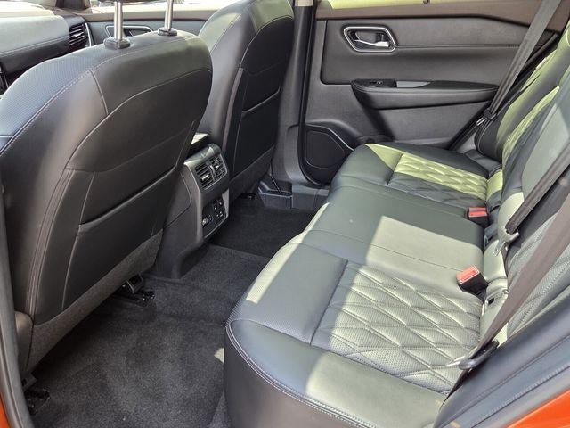 Used 2023 Nissan Rogue Platinum w/ Platinum Premium Package FWD image 11