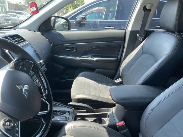 Used 2024 Mitsubishi Outlander Sport SE AWD/4WD image 2