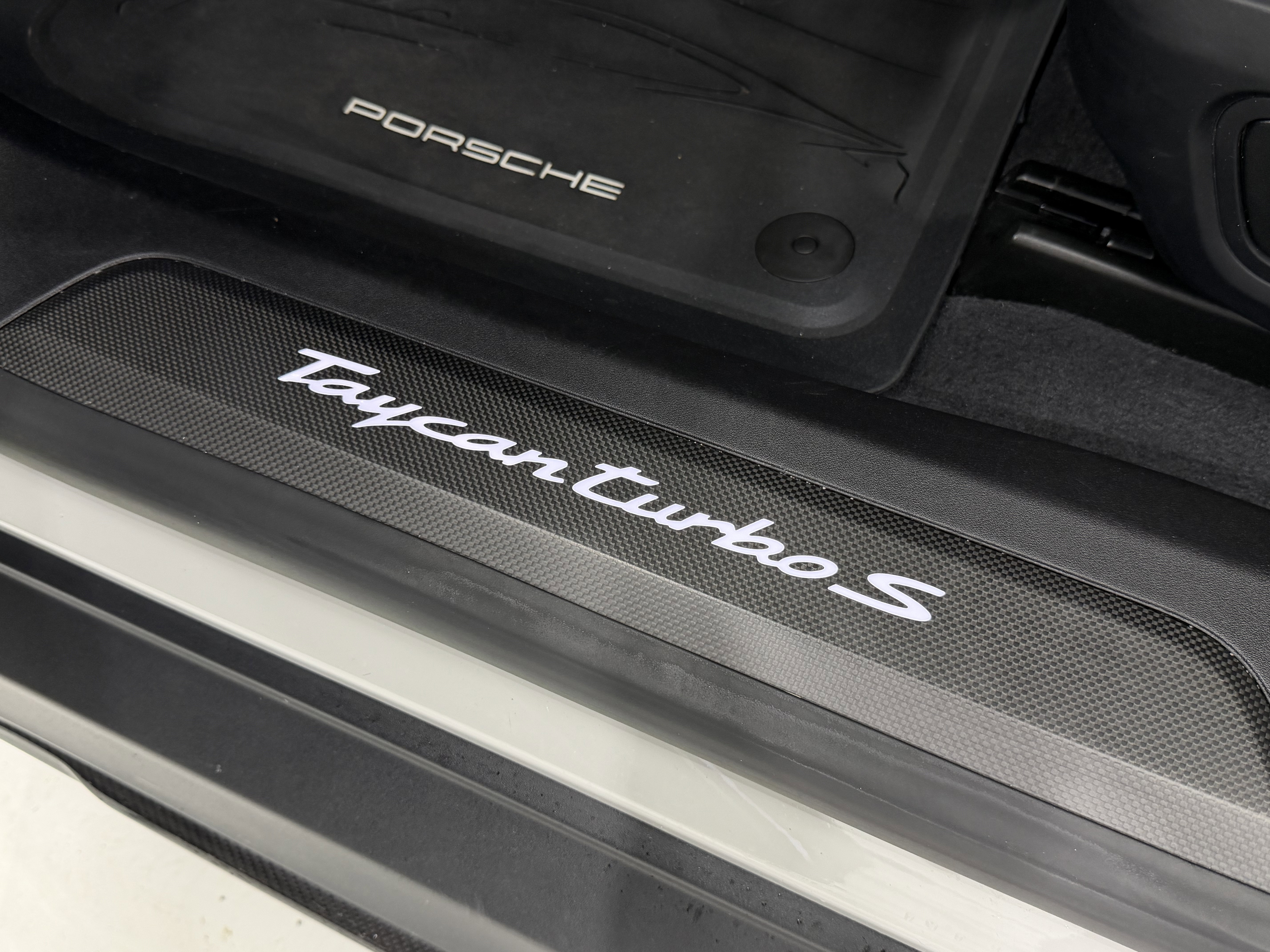 Certified 2023 Porsche Taycan Turbo S image 33