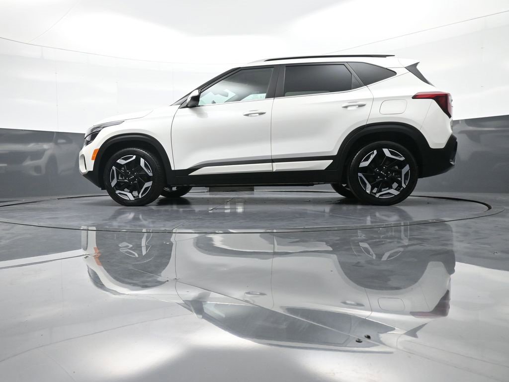 Certified 2025 Kia Seltos SX w/ SX Sunroof Package image 34