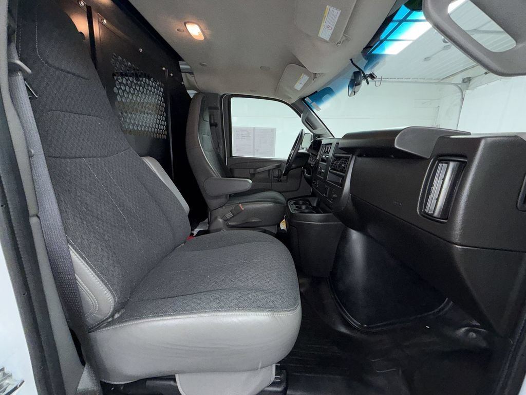 Used 2025 GMC Savana 2500 w/ Driver Convenience Package RWD image 19