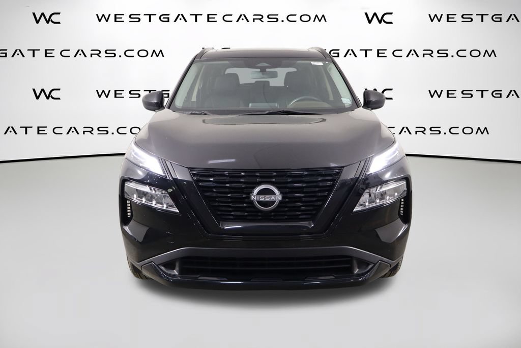 Used 2023 Nissan Rogue SV w/ SV Premium B Package FWD image 2