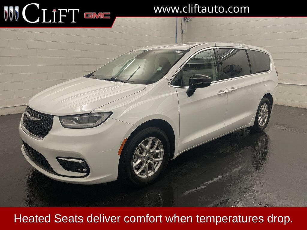 Used 2024 Chrysler Pacifica Touring-L FWD image 1