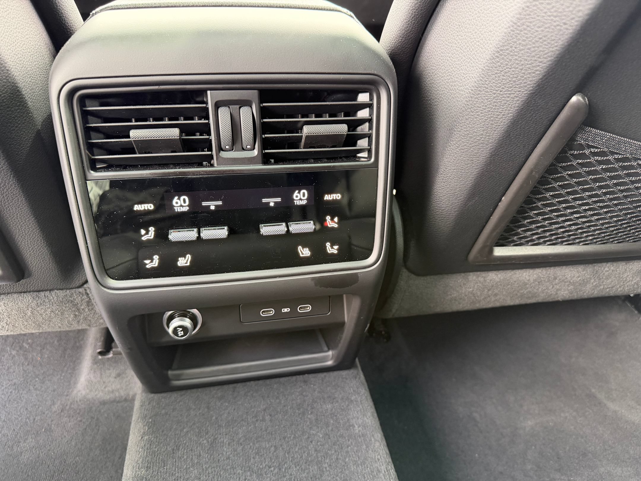 Certified 2026 Porsche Cayenne AWD/4WD image 28