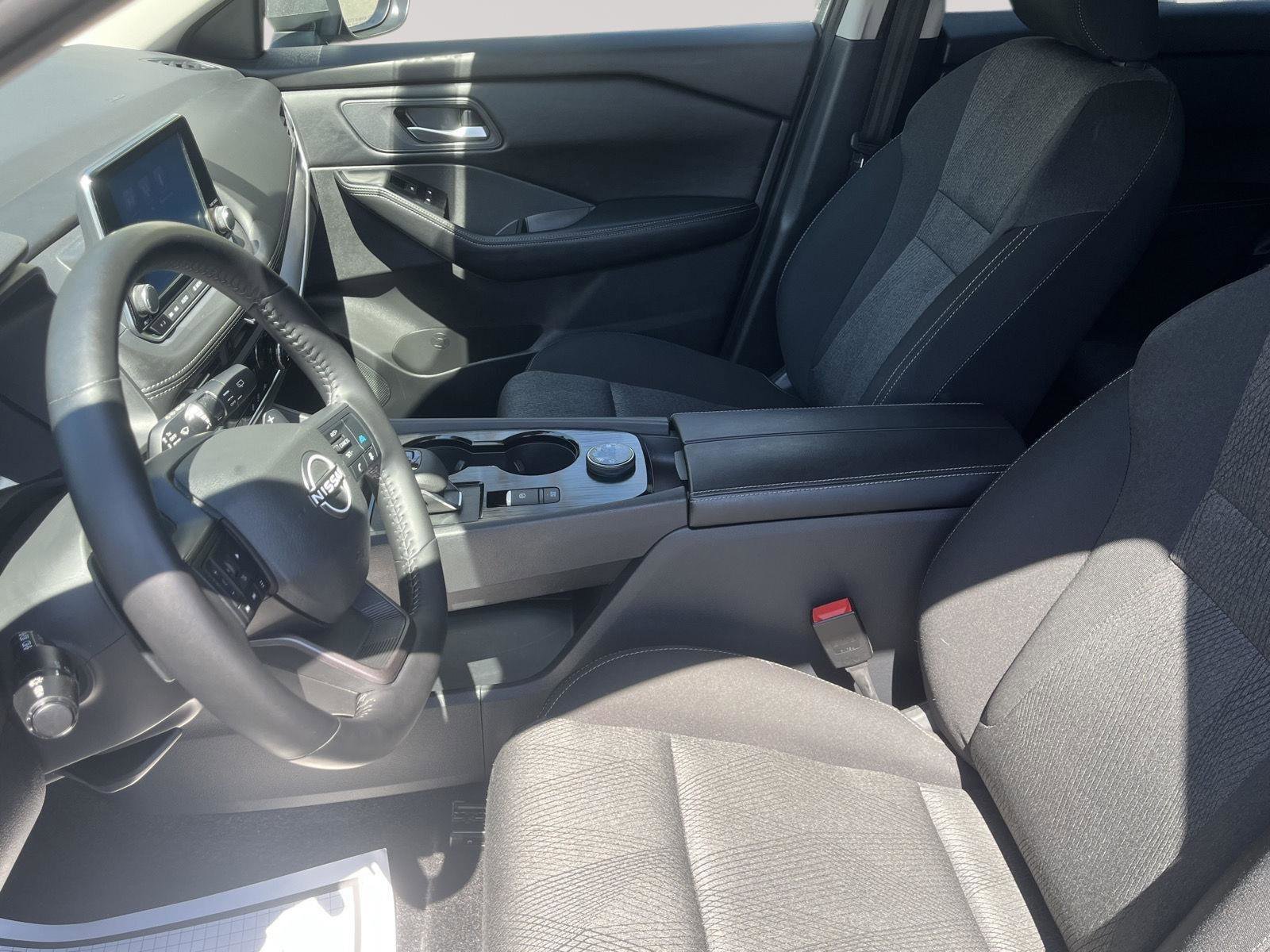 Certified 2025 Nissan Rogue SV AWD/4WD image 21