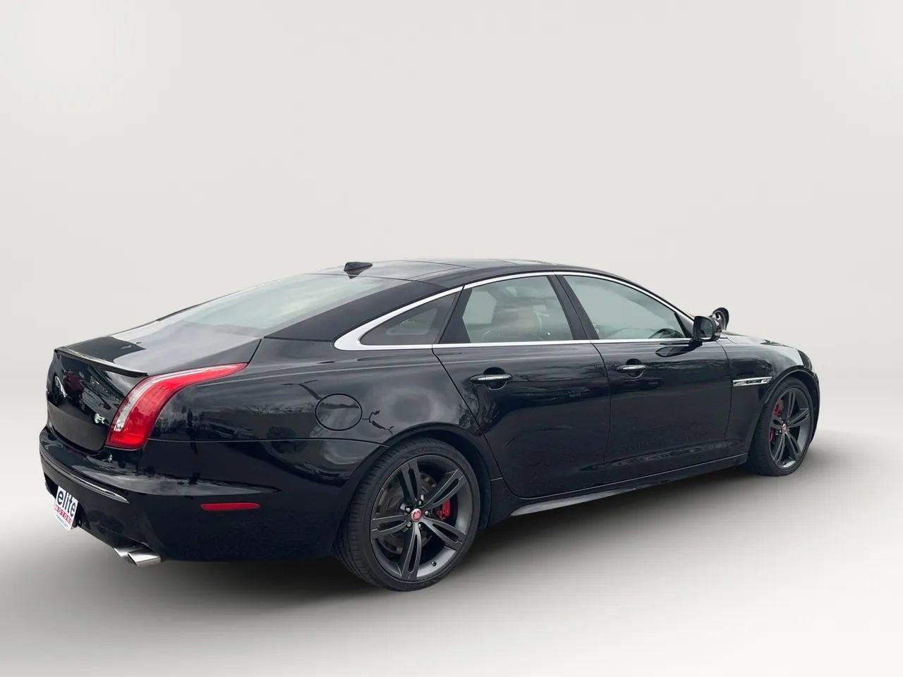 Used 2015 Jaguar XJ R image 7