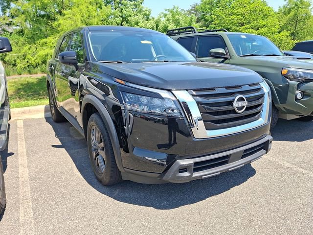 Used 2023 Nissan Pathfinder S AWD/4WD image 6