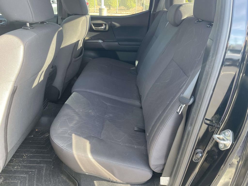 Used 2017 Toyota Tacoma TRD Sport image 21