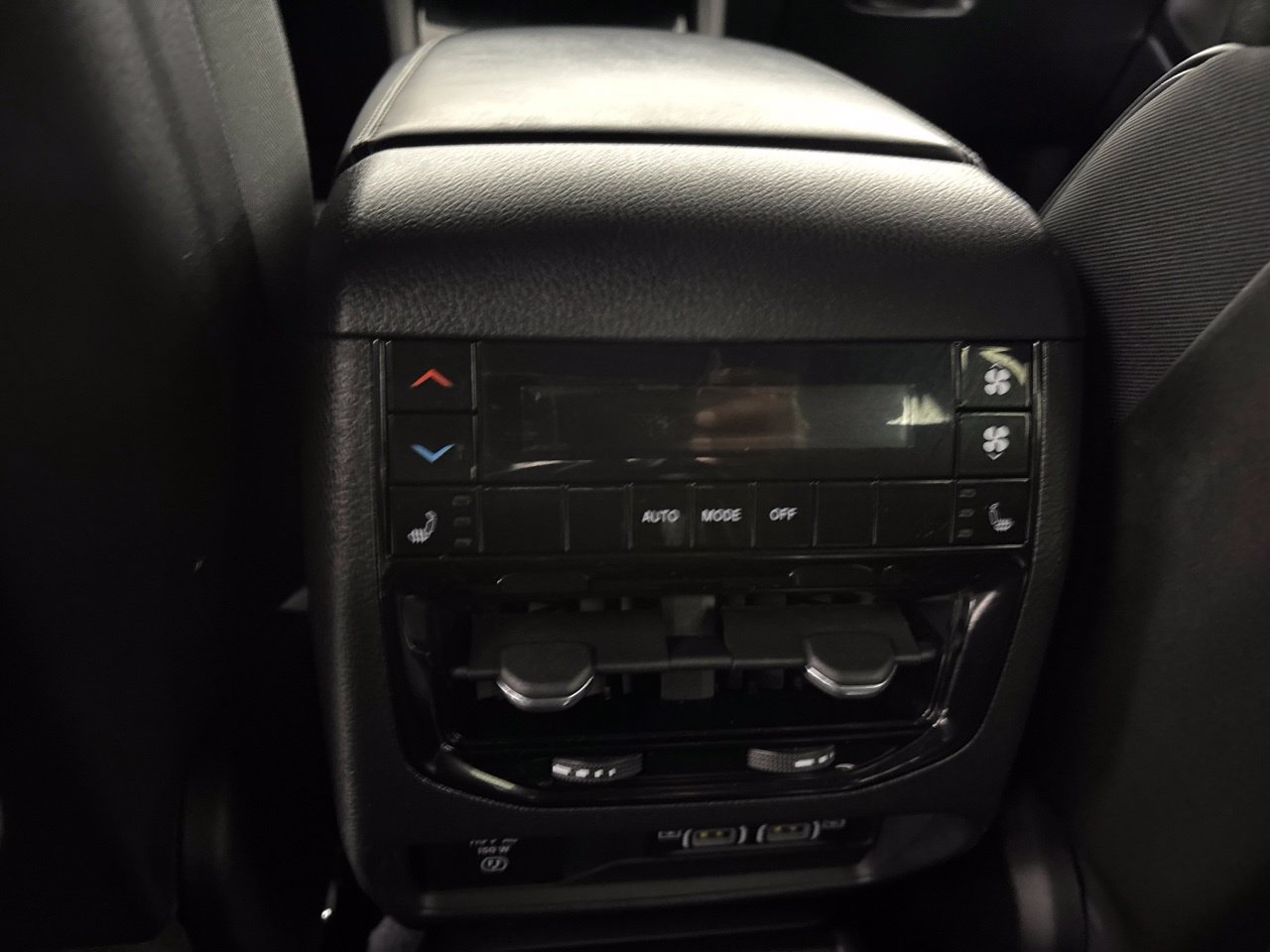Used 2023 Jeep Grand Cherokee L Overland RWD image 27
