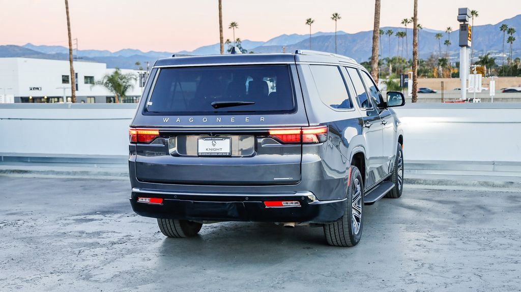 Certified 2024 Jeep Wagoneer L Series II w/ Flexible Seating Group image 9