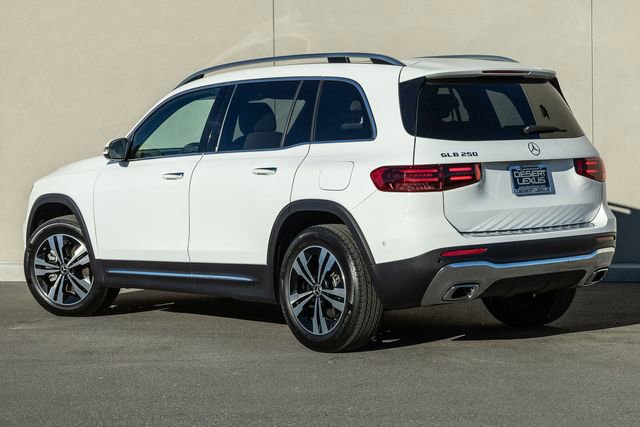 Used 2025 Mercedes-Benz GLB 250 video 3