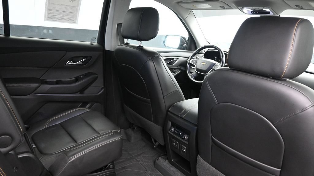 Used 2020 Chevrolet Traverse LT w/ LT Premium Package FWD image 15