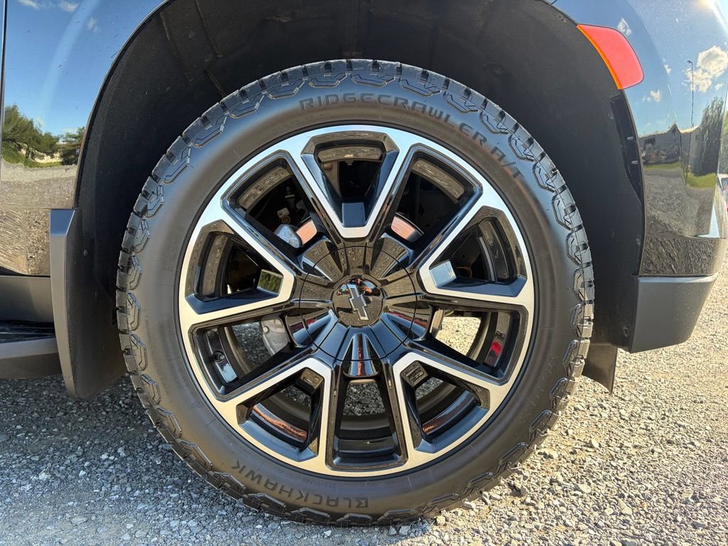 Used 2024 Chevrolet Tahoe RST w/ Luxury Package AWD/4WD image 28