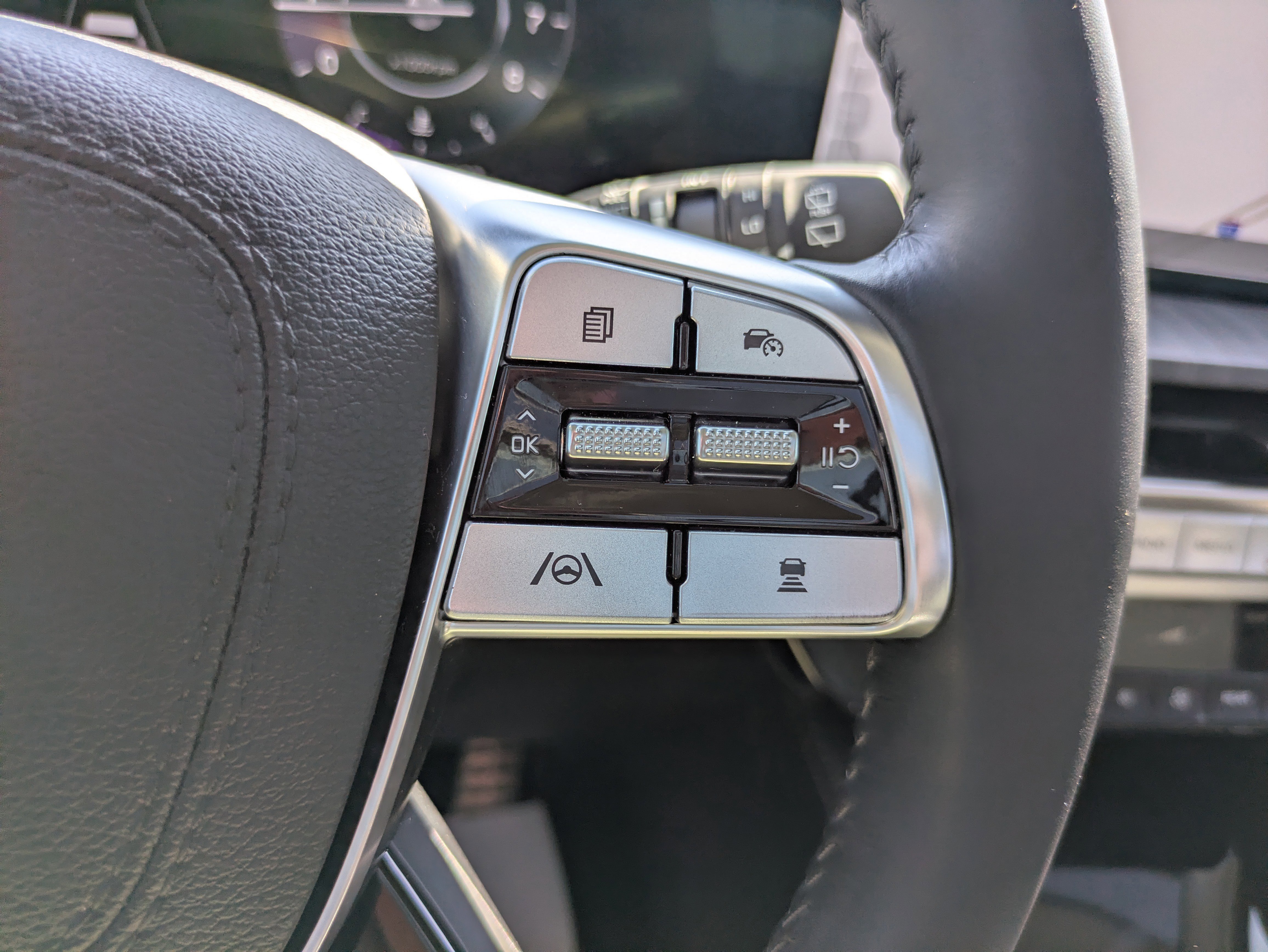 Used 2025 Kia Telluride SX image 25