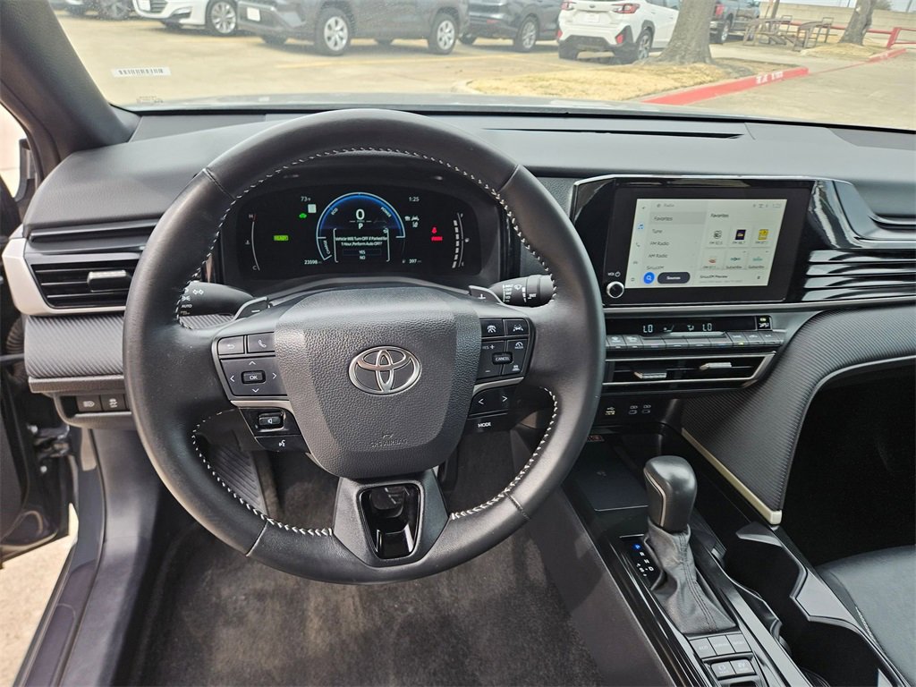 Used 2025 Toyota Camry SE image 17