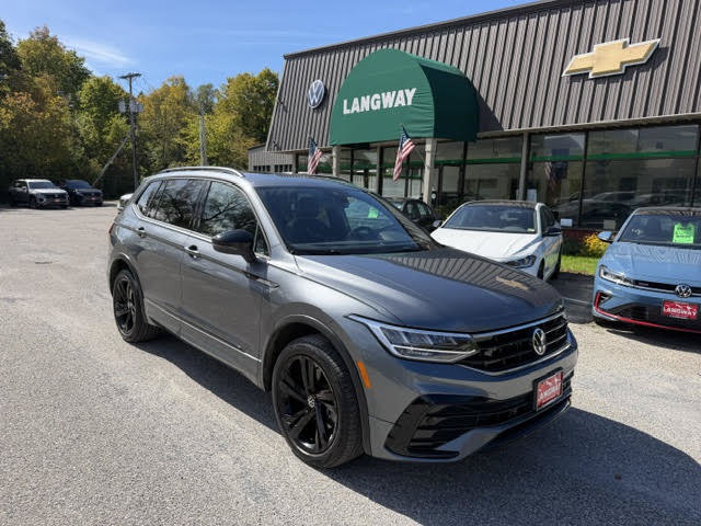 Used 2024 Volkswagen Tiguan SE R-Line AWD/4WD image 1